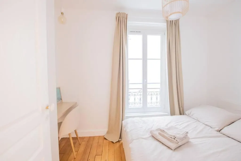 We Parisian The Latin Quarter Cozy *